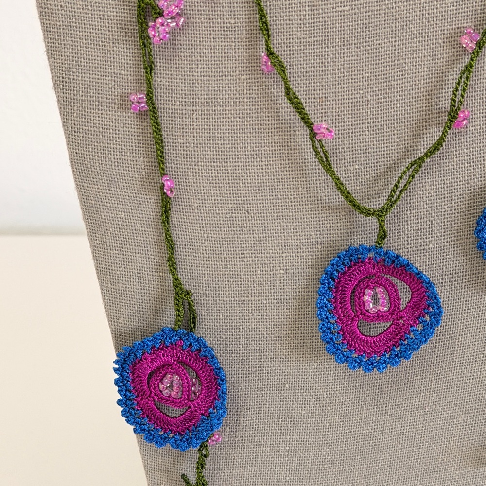 Collectable Traditional Turkish Handcrafted Oya Necklace - Picture 4 of 7